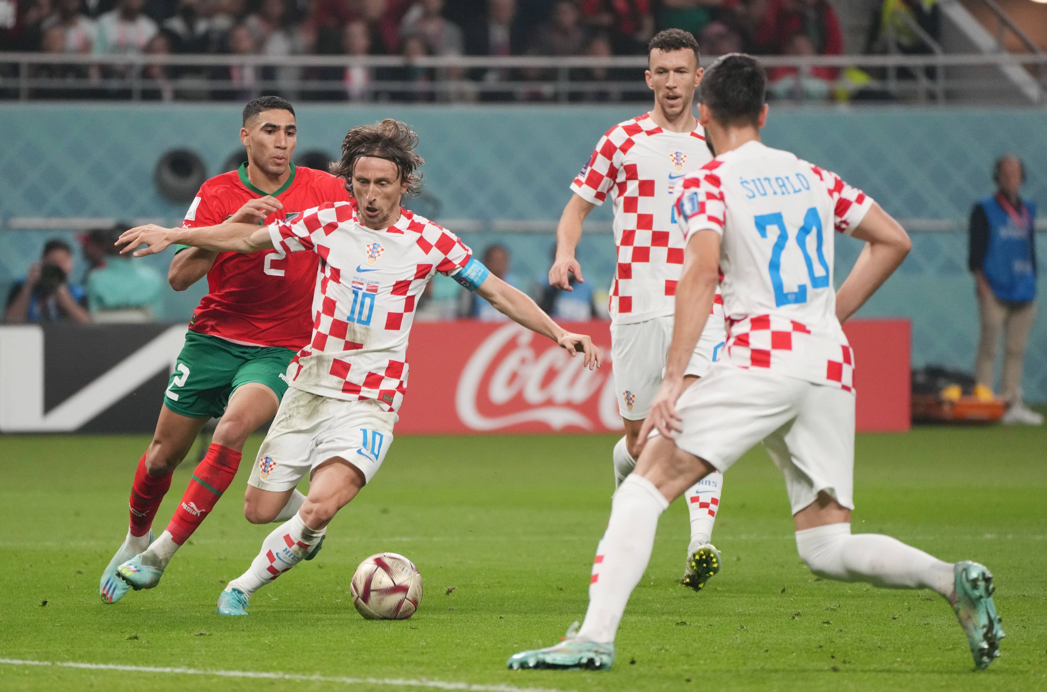 欧冠赛程吃紧，上海海港赛前遗憾出局，赛场秩序良好，更衣室氛围转暖的简单介绍-开云官网