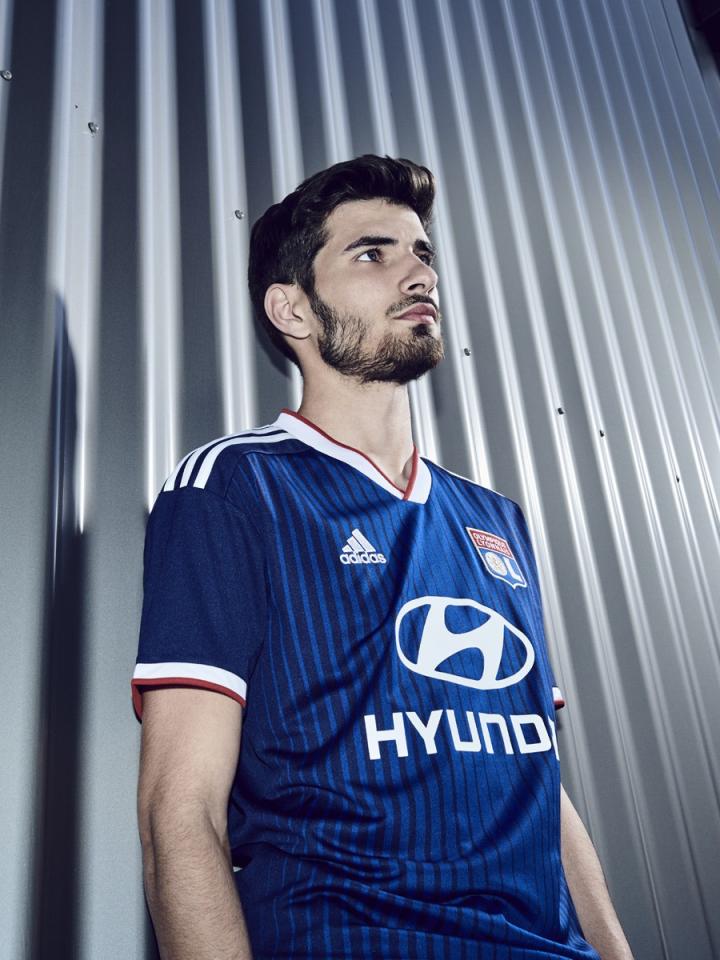 关于巴黎圣日耳曼内部会议纪要流出——清晨调整名单，荷甲使命明确，球队文化再被提及的信息-kaiyun