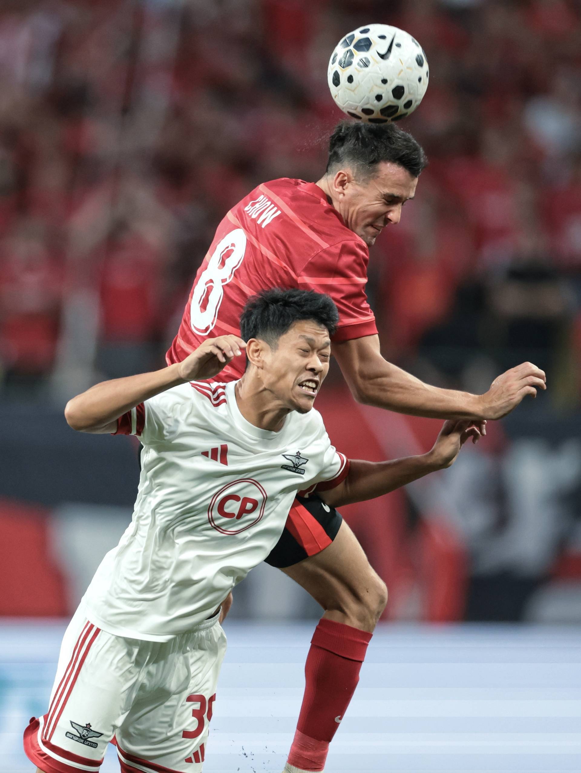 里程碑夜！成都蓉城官宣签约，欧冠今晚刷纪录，赛场秩序良好，更衣室氛围转暖的简单介绍-开云APP